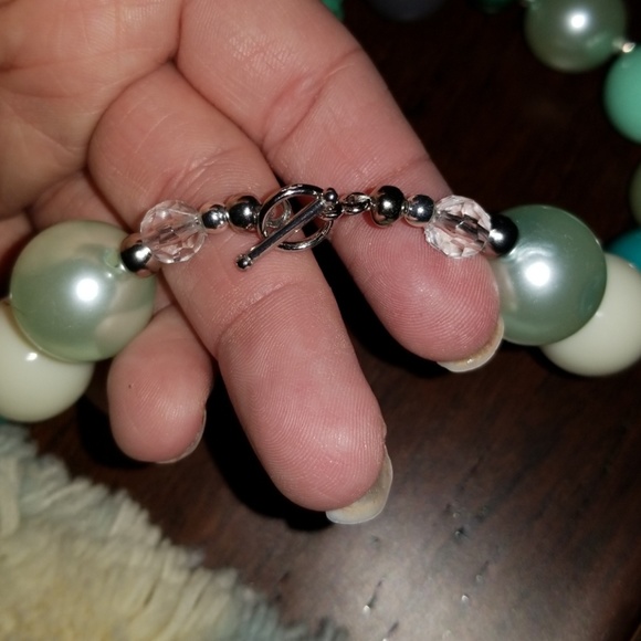 GIRLS BUBBLEGUM NECKLACE - Picture 3 of 3